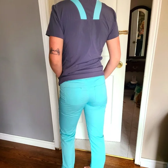 Matching Scrubs - Picture 3 of 6